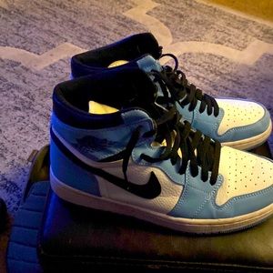Jordan 1 mid